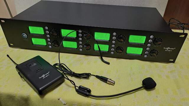 Studiomaster ku-8011 беспроводная 8ми канальная система (4 микрофона, 4 гарнитуры)