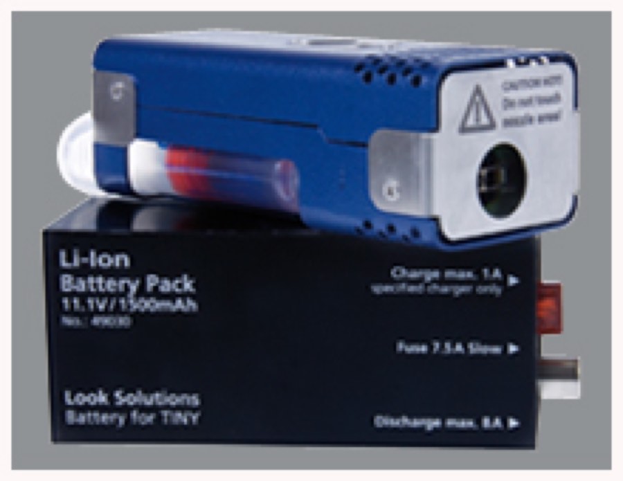 LOOK SOLUTIONS TINY FX Мини-генератор дыма, мощность 70 Вт.
