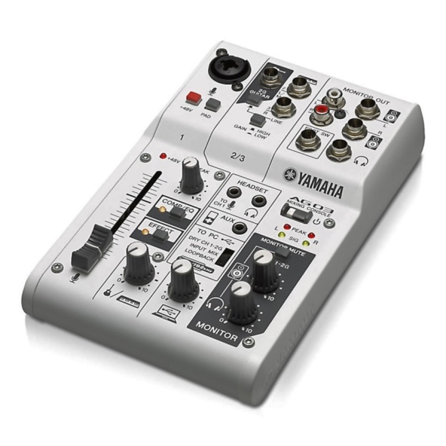 YAMAHA AG03 - микшерный пульт, 1 мик./лин. вх., 1 стер., 1 AUX, D-PRE предусилители, USB Audio, DSP