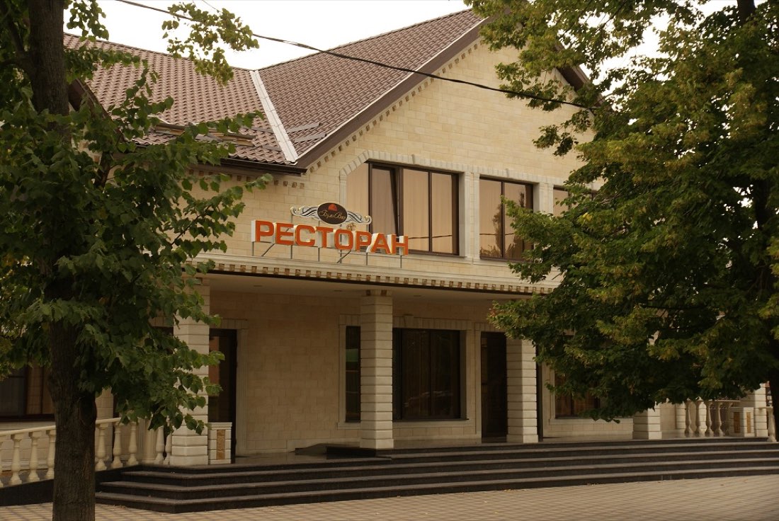 Ресторан «Бульвар», станица Новопокровская — интерьер зала